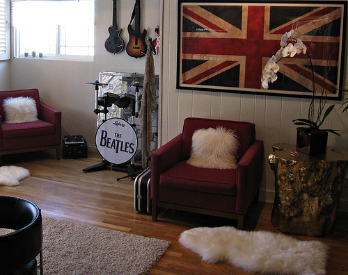 rock n' roll video game room+game room decorating ideas