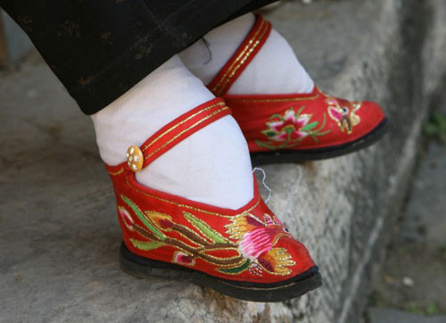Fashion in japan14 Traditional shoes in China