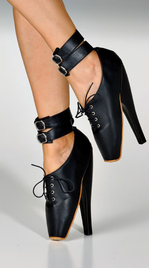 Fashion in japan3 Traditional shoes in China