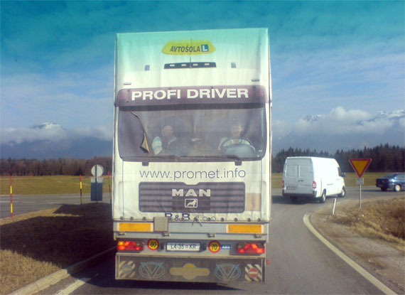 1s Interesting truck canvas