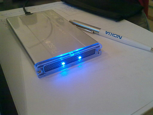 backup data2 Different Ways To Back Up Your Data   Which Is Right For You?